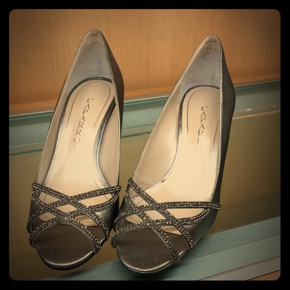 Elegant heels - Picture 1 of 3